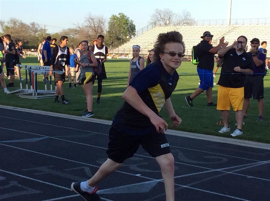 North Oaks track runner
