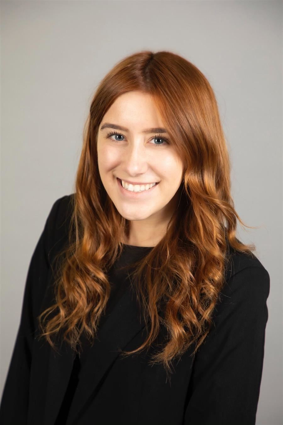 Erin Dianis Headshot